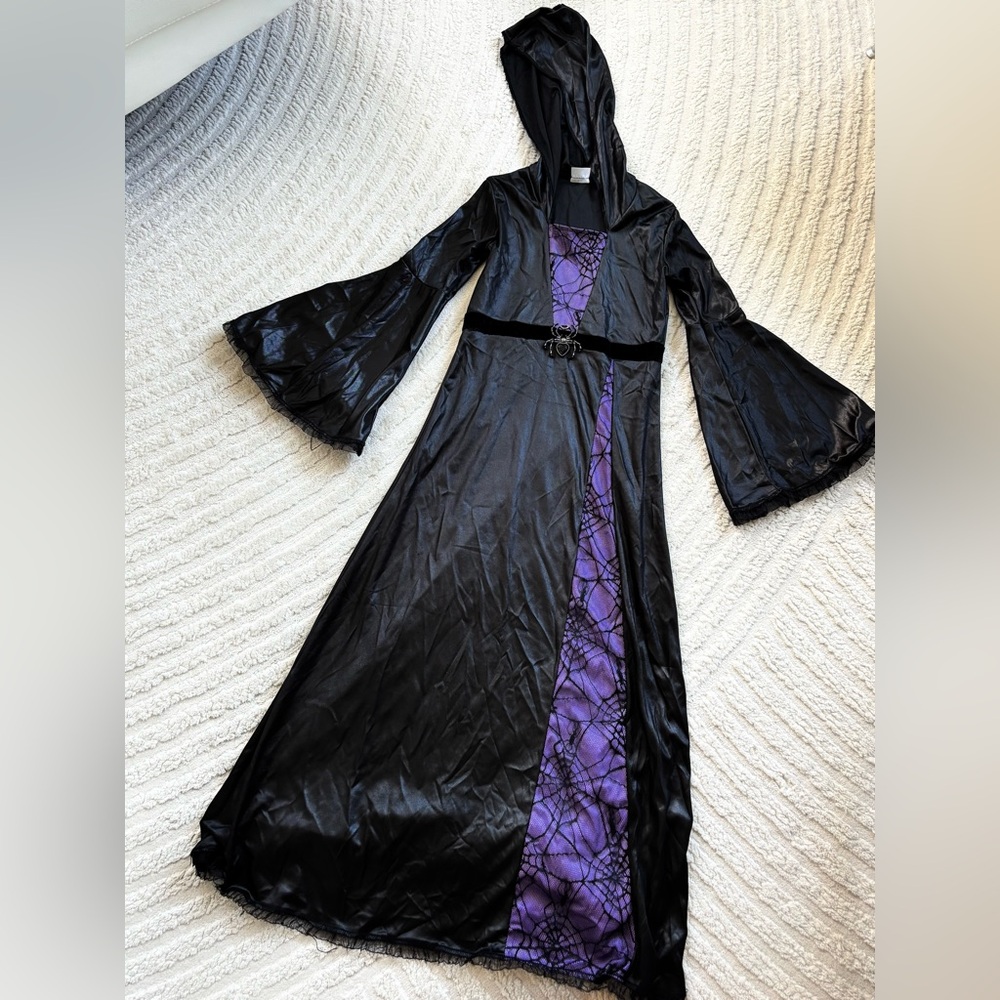 Costume Girl Spider Sorceress, good condition, size S ,Age 9-10, black, purple.